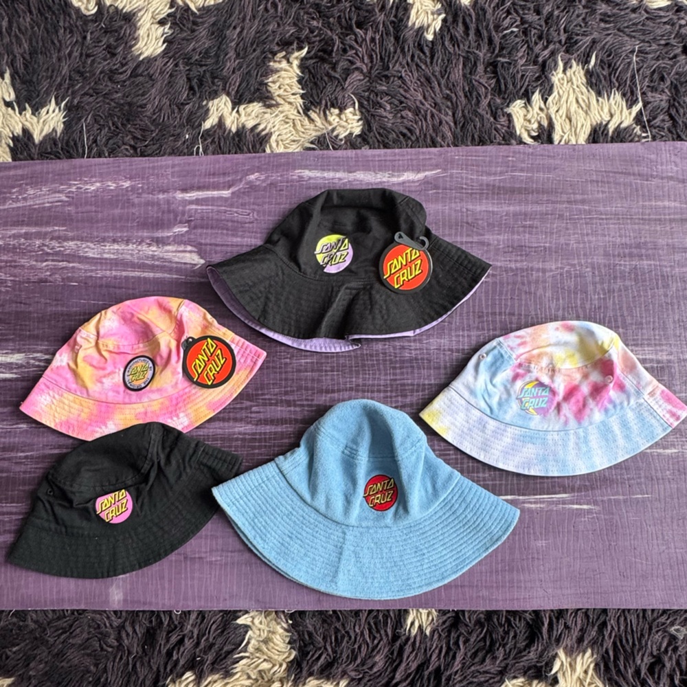 Santa Cruz Skateboards Unisex Bucket Hat